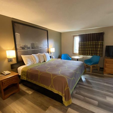 Super 8 By Wyndham Green Bay Near Stadium Ngoại thất bức ảnh