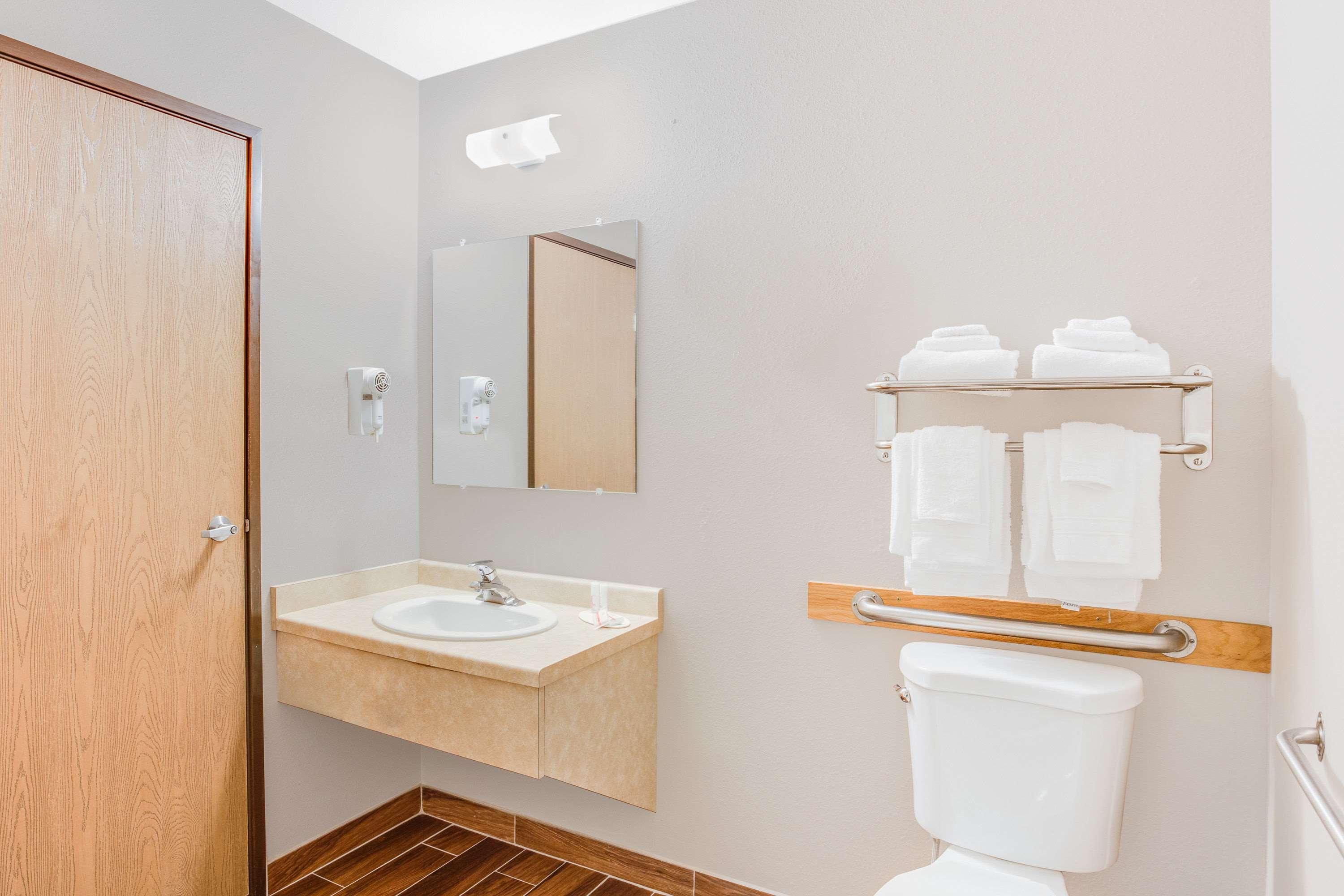 Super 8 By Wyndham Green Bay Near Stadium Ngoại thất bức ảnh