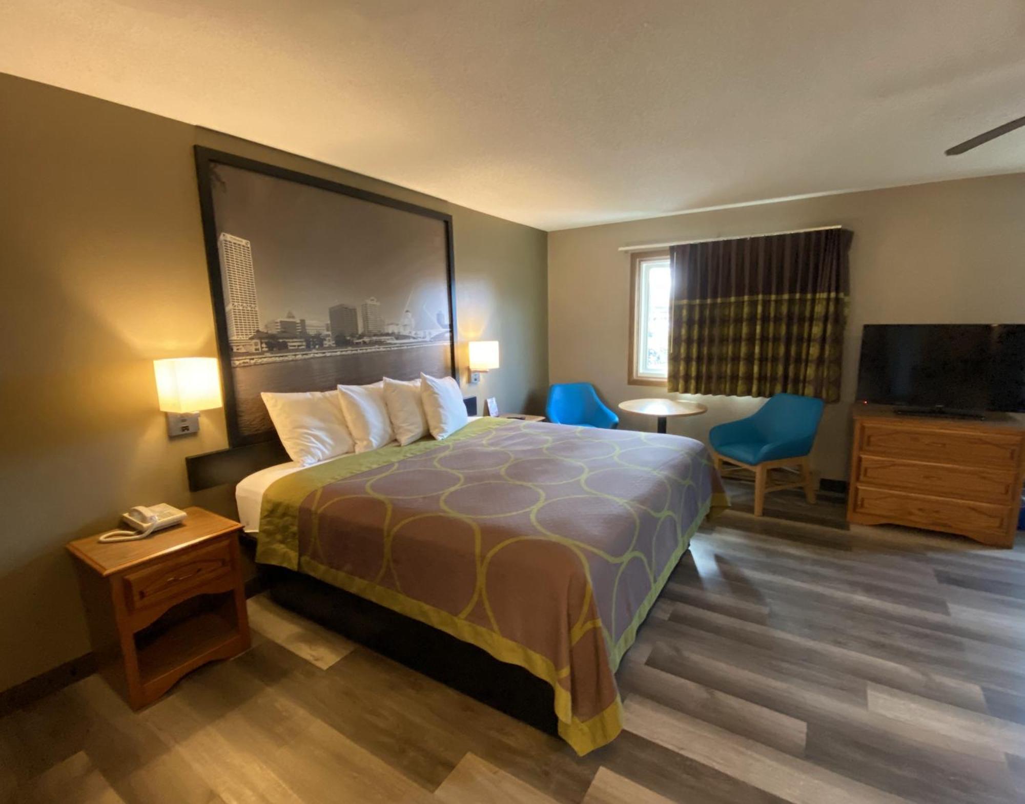 Super 8 By Wyndham Green Bay Near Stadium Ngoại thất bức ảnh